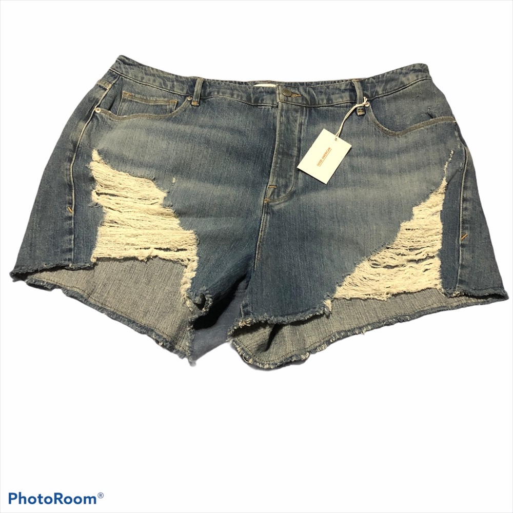 Good American Bombshell High Rise Shorts Size 18